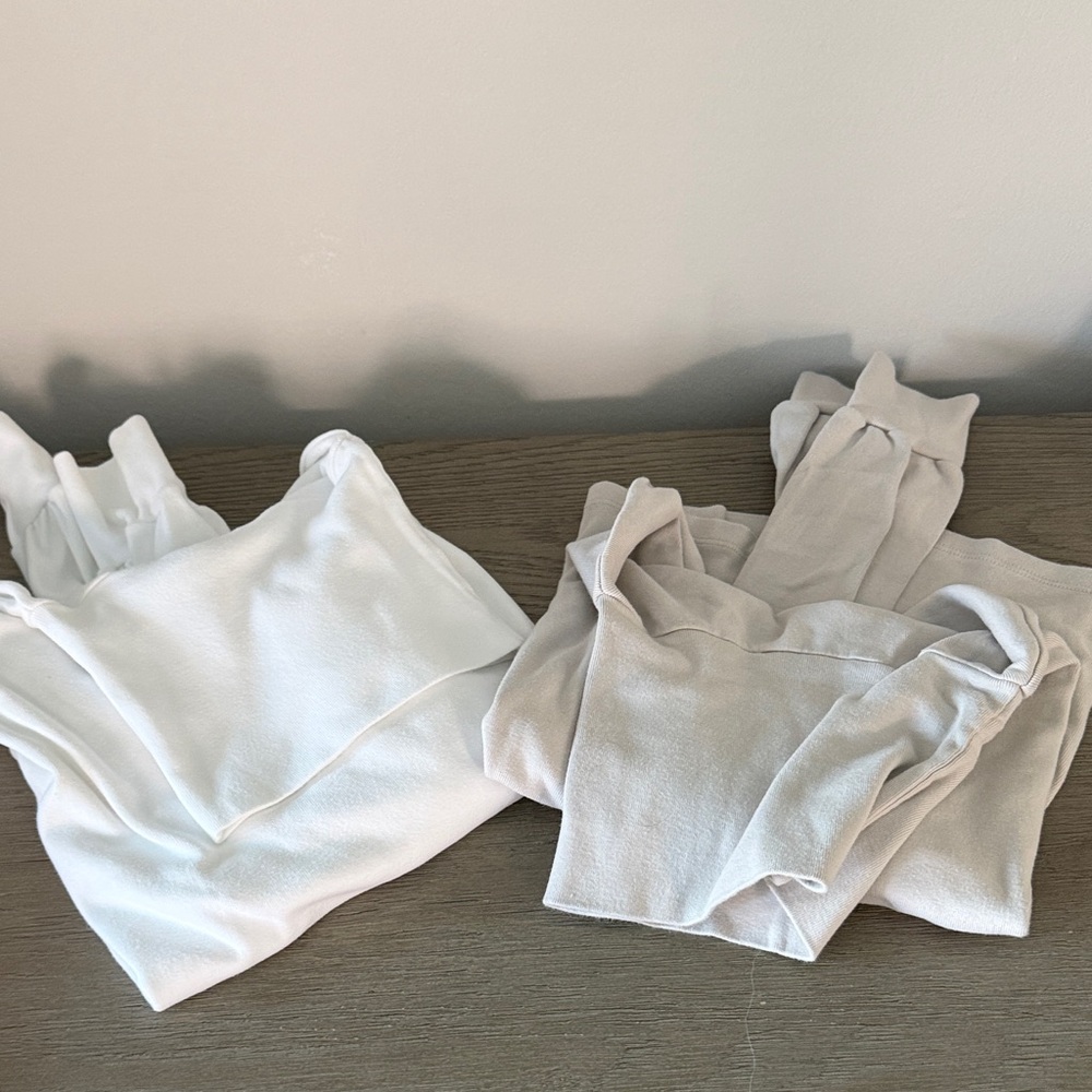 Brandy Melville cotton turtleneck tops (2)